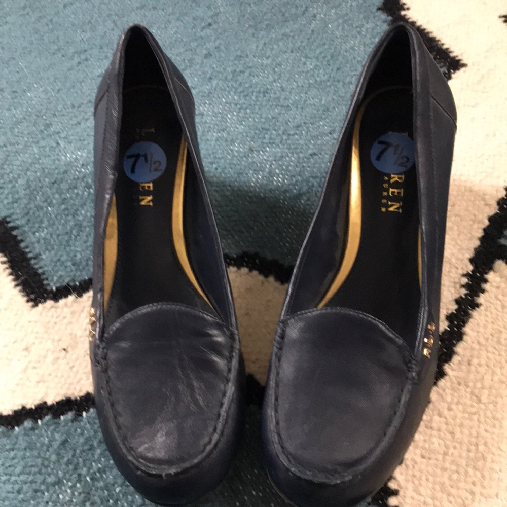 Very classy Ralph Lauren pumps